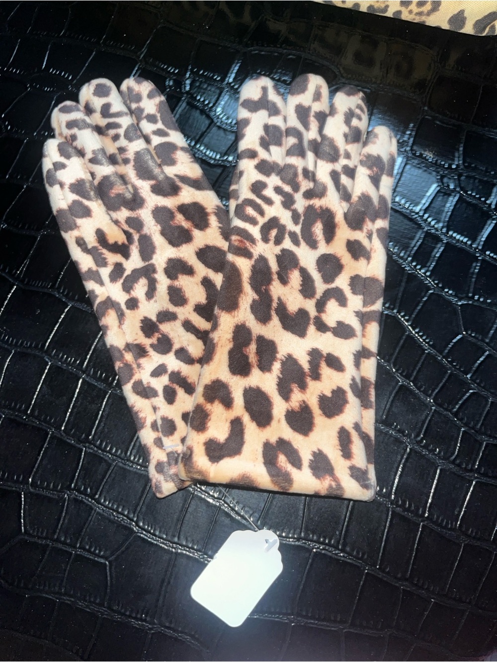 Leopard gloves